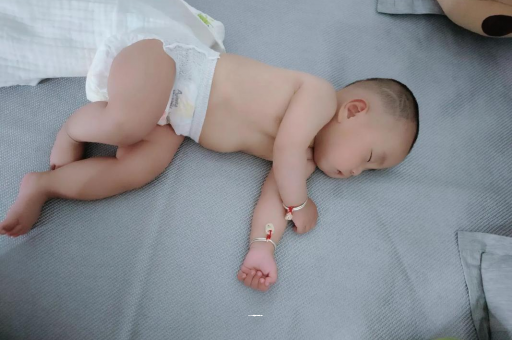 沂南风油精宝宝可以用吗